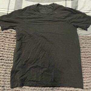 Men's Dark Gray LuluLemon T-Shirt
